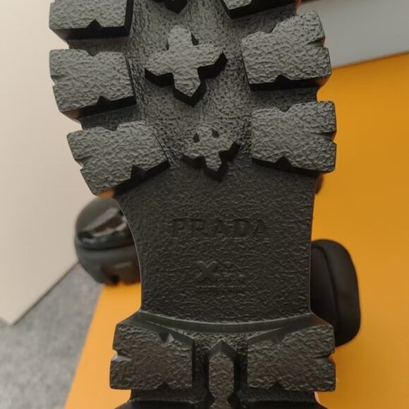 Prada boots - Picture 7 of 11